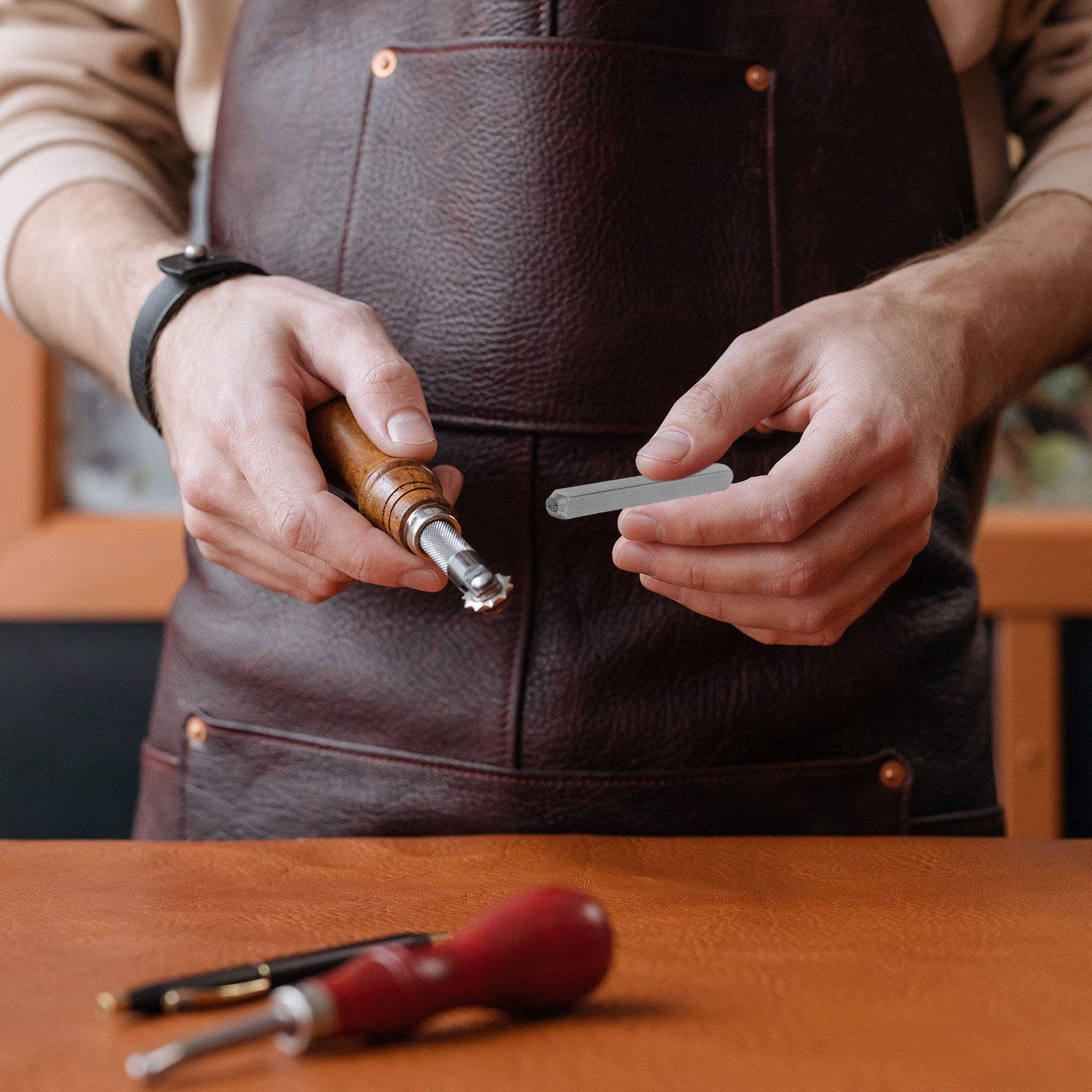 Leatherwork Free Patterns - ชุดตราประทับเหล็ก 12 ชิ้น ลายสัตว์ตามปีนักษัตร เครื่องมือเจาะโลหะทนทาน สำหรับงาน