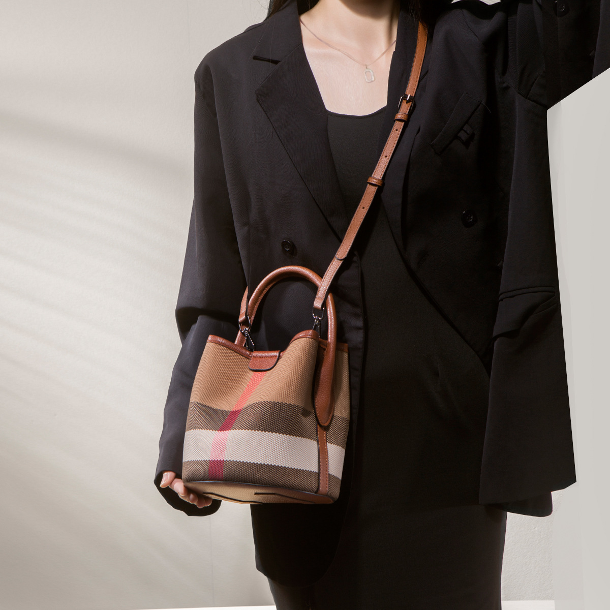 กระเป๋าใส่ผ้าอ้อมเด็ก ดีไซน์มิ - Leather Work Womens Backpack บทวิจารณ์และราคา